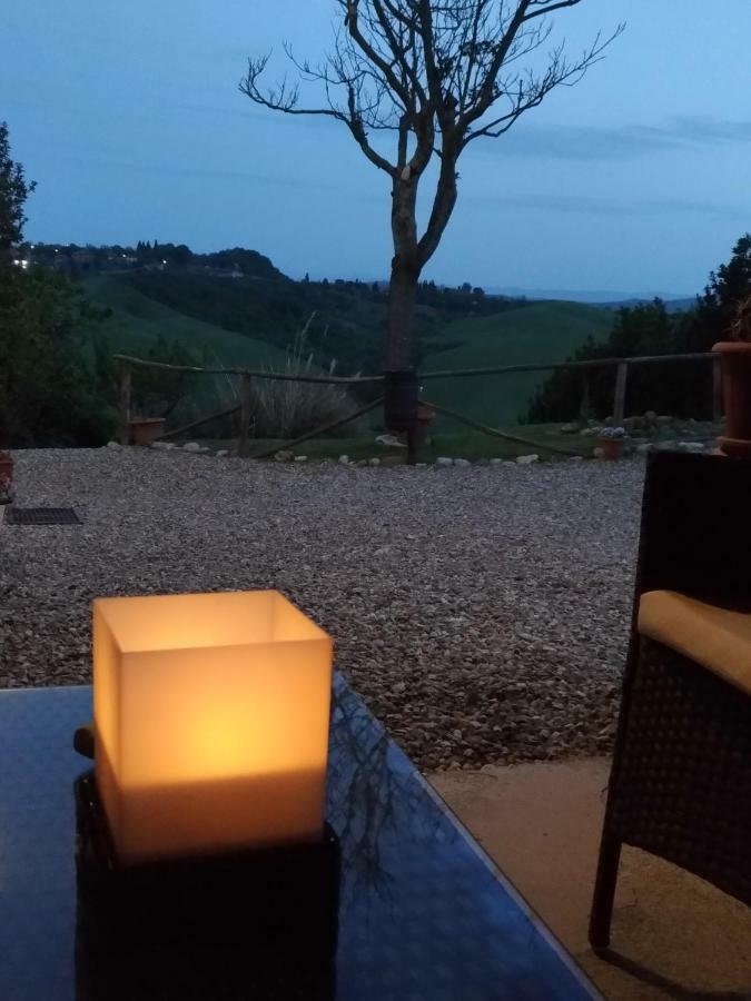 Appartamento Crete Senesi คาสเตลนูโอโว เบราร์เดนกา ภายนอก รูปภาพ